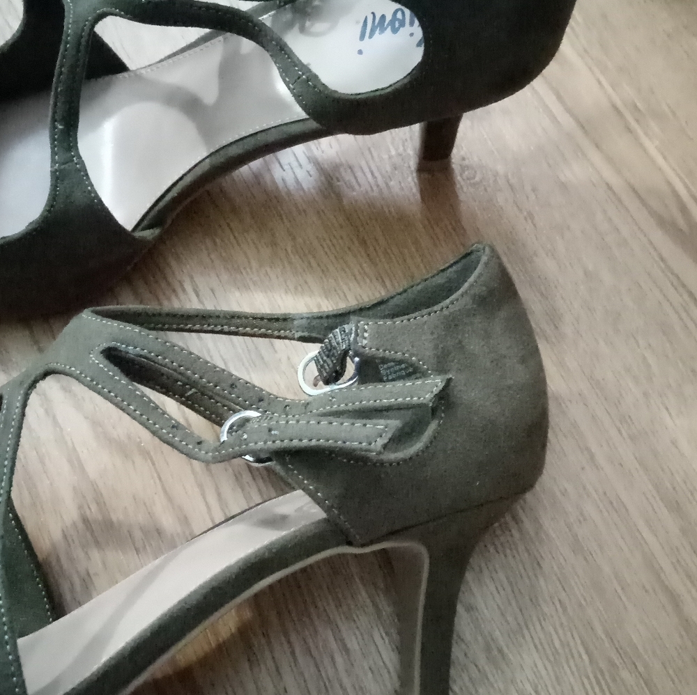 Two Inch Heels, Green - Picture 3 of 4
